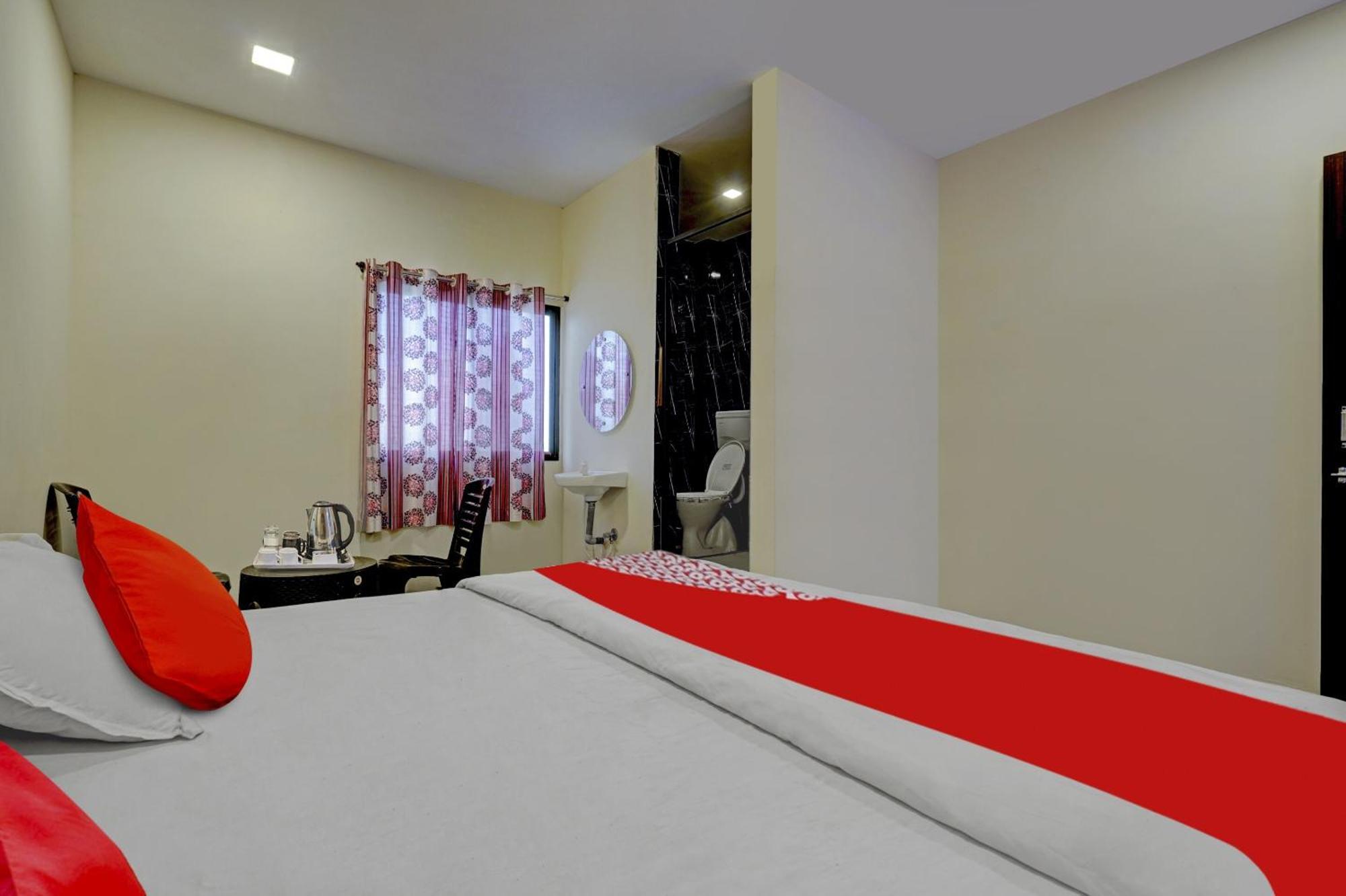 Oyo Flagship The Chirag Resort Bhandāra Exterior photo